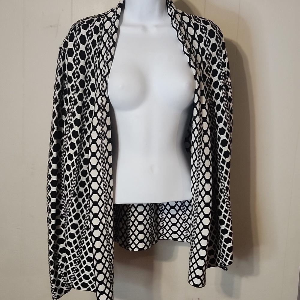 Chico's Monochrome Geometric Knit Top